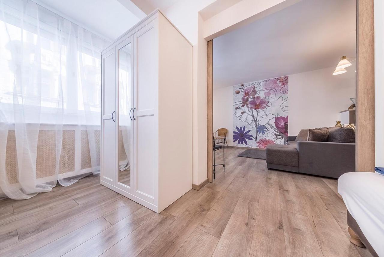 Sandra Apartment Close To Chain Bridge Budapest Exterior photo