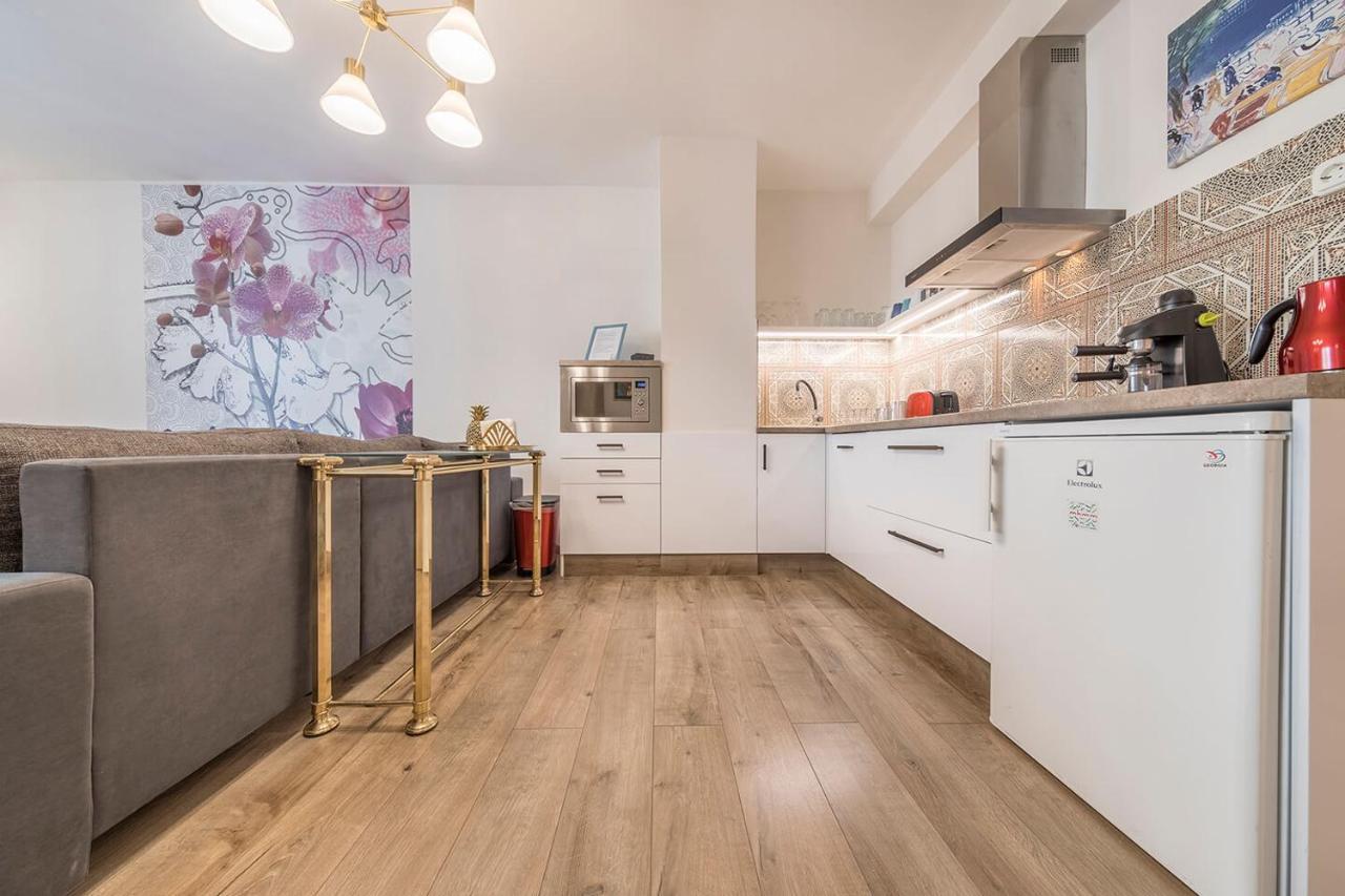 Sandra Apartment Close To Chain Bridge Budapest Exterior photo